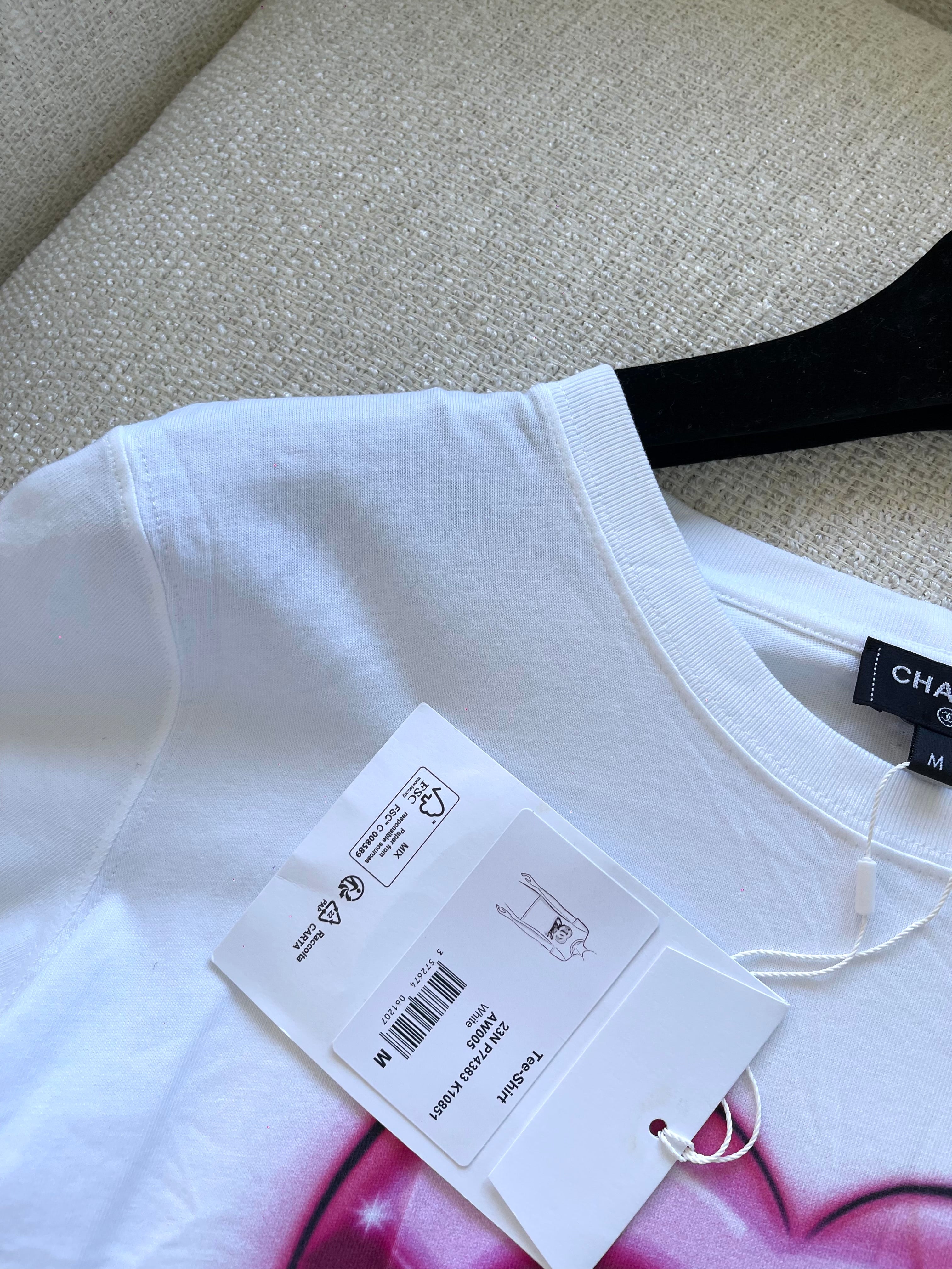 Chanel T-shirt M