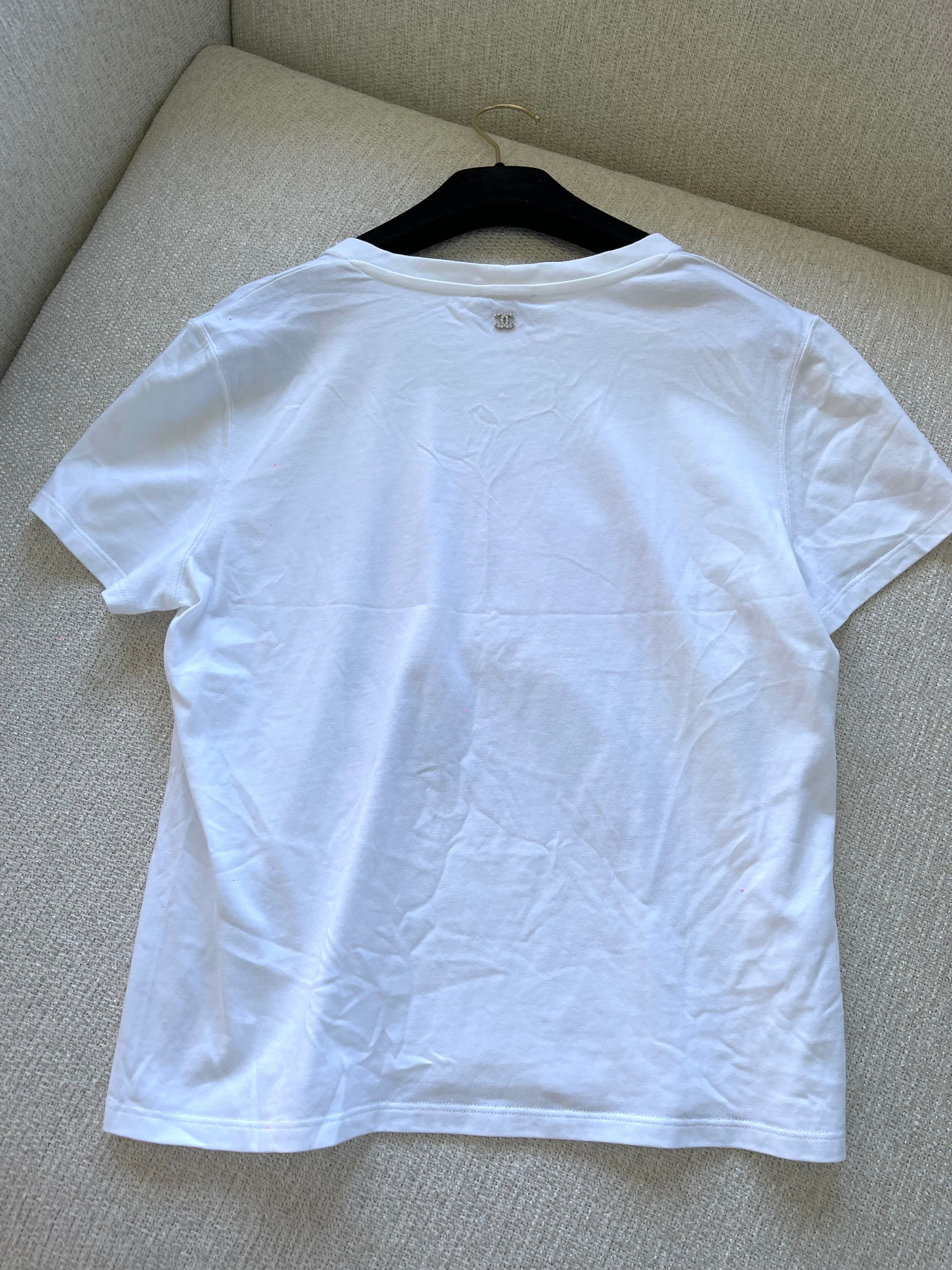 Chanel T-shirt M