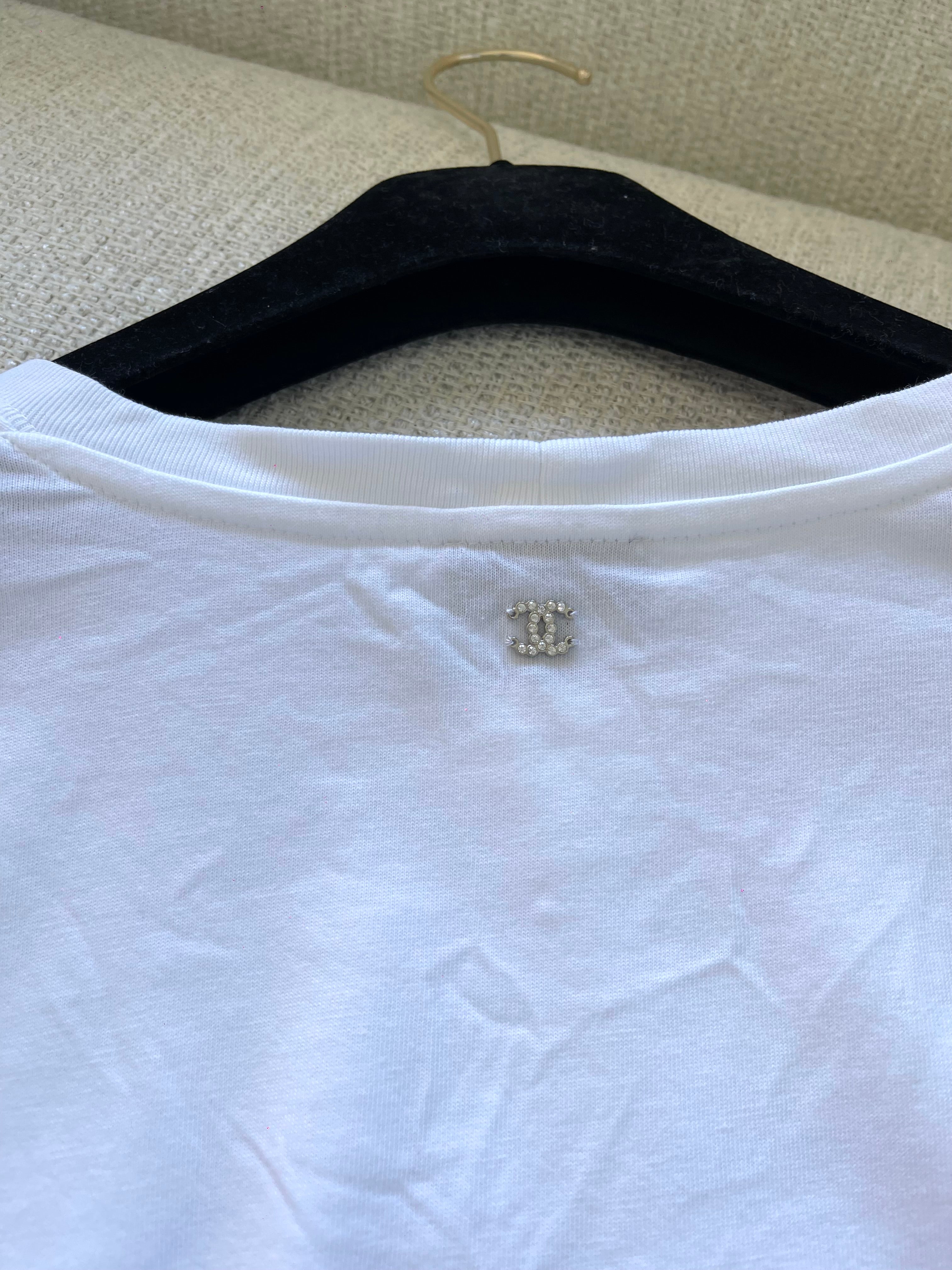 Chanel T-shirt M