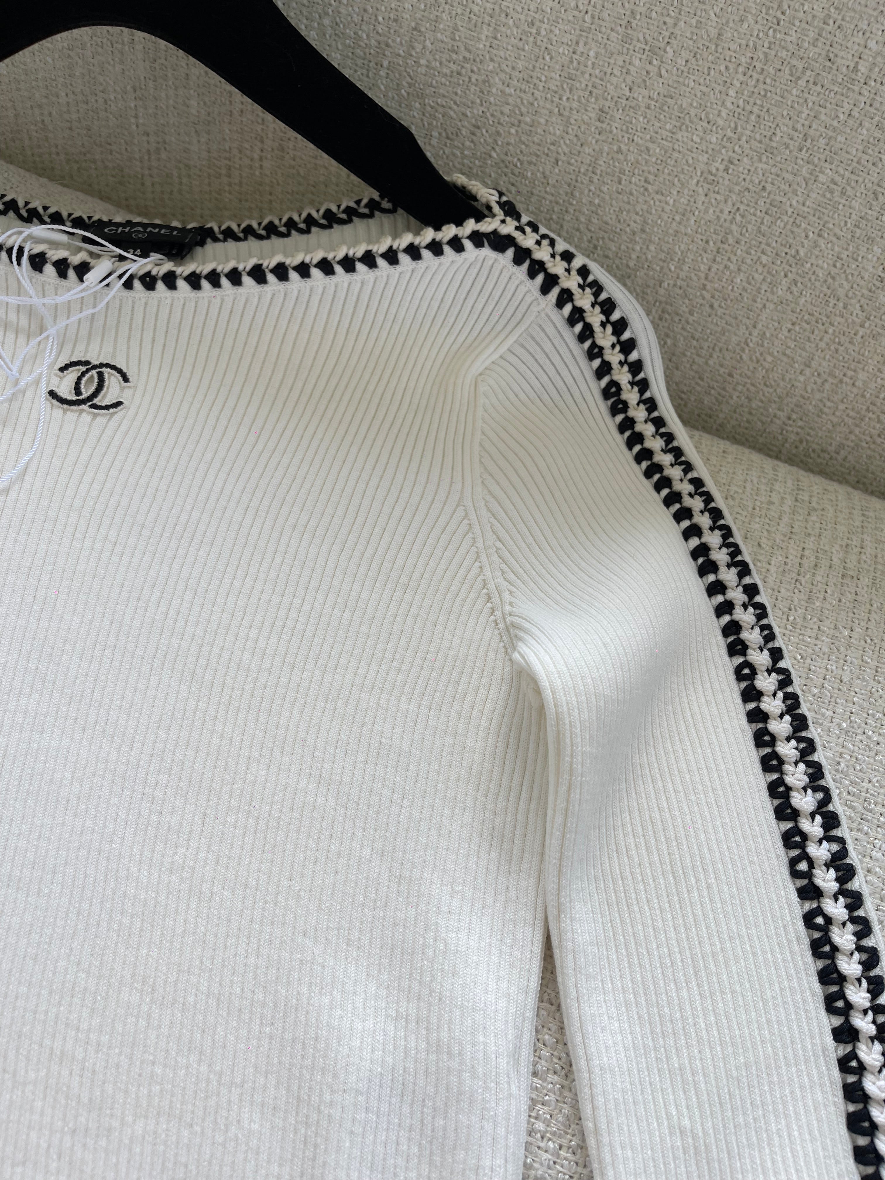 Chanel jumper 34