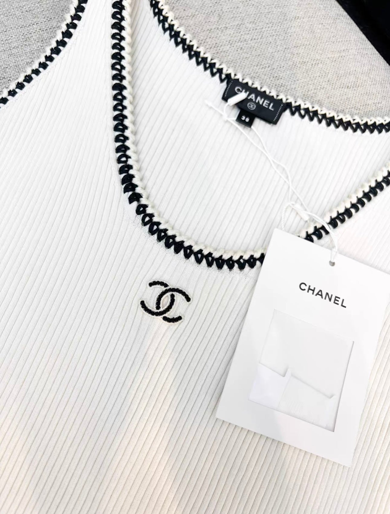 Chanel top 38